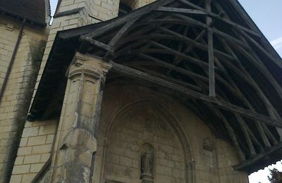 Porche de l'église / et l'ancienne porterie