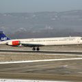 AEROPORT DE GRENOBLE: SCANDINAVIAN AIRLINES: MC DONNELL DOUGLAS MD-81 (DC-9-81)): LN-RLE:MSN:49382/1232.