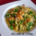 Curry de crevettes aux courgettes et nouilles chinoises