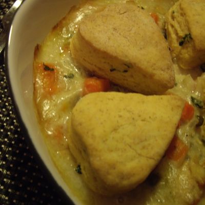 Ragout de poulet avec biscuit à la patate douce