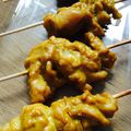 Mini-brochettes de poulet satay