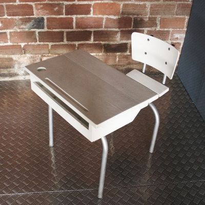 BUREAU D'ECOLIER BLANC "DANS SON JUS" 75€