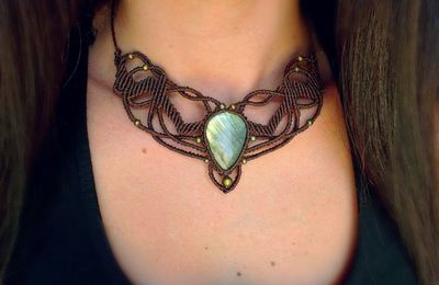 Collier plastron tribal Gipsy Festival, bijoux macramé fait main pierre Labradorite