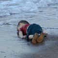 La foto di Aylan scuote il mondo