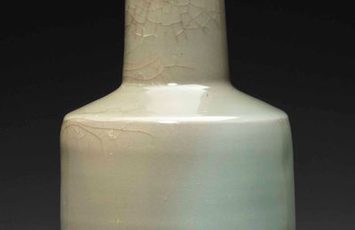 A rare large Longquan celadon mallet-shaped vase, Southern Song dynasty (1127-1279)