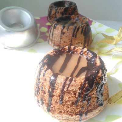 Mini savarins Chocolat Sauce caramel