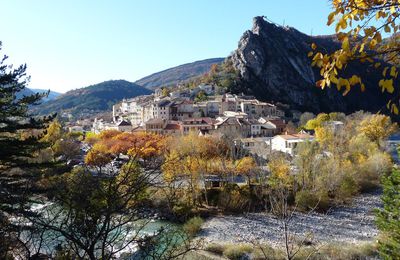 La chapelle Notre-Dame-de-Bon-Secours, le petit cimetière et le tombeau juif... Serres (Pays du Buëch)