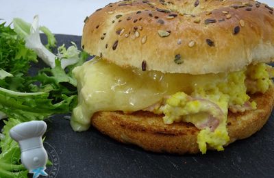 Bagel aux oeufs gratinés au Beaufort