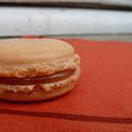 MACARONS CARAMEL AU BEURRE SALE