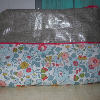 LA pochette assortie!