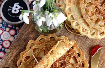 Crêpes "napperon" à la confiture fraises-framboises