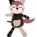 Doudou renard endormi rose marron