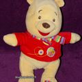 Doudou Winnie l'ourson, Nicotoy Disney, abeille brodée, t-shirt rouge