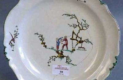 Assiettes "au chinois" de Marseille, Veuve Perrin, Lunéville, Est, époque XVIIIè siècle