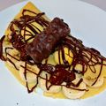 Crêpe à la banane, oursons guimauve et coulis chocolat