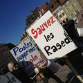 Les écoles de #Mulhouse dans la rue pour défendre les RASED contre #sarkocasuffit  
