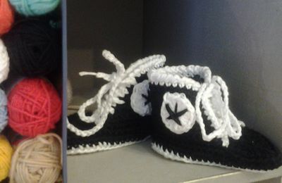 Tongs et converse au crochet