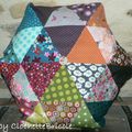 Coussin de triangles hexagonal !!