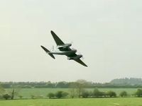 Un chasseur bombardier le De Havilland Mosquito.