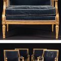 Suite de quatre fauteuils et une marquise "A la Reine" provenant du pavillon de musique de la comtesse de Provence à Montreuil. 