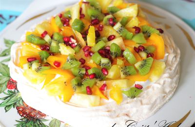 Pavlova aux fruits exotiques