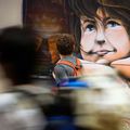 Photos - La gare Saint-Jean accueille les graffitis de Sébastien Cartagena pour la bonne cause !