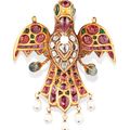 A small gem set gold pendant in the form of an eagle, Deccan or South India, mid 18th century