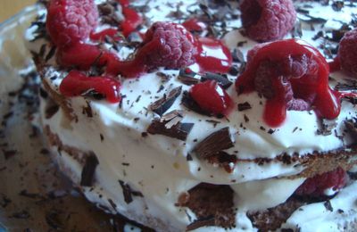 ¤¤¤ Gâteau d’anniversaire #1 : Vraie/fausse Forêt Noire aux framboises