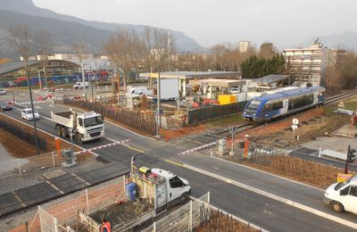 Grenoble sollicite la région pour un réseau express métropolitain et s’engage financièrement, mais n’étend pas son tramway