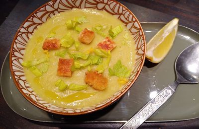 Soupe de pois cassés au citron confit