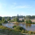 Loire, cathédrale, bancs de sable et chemin