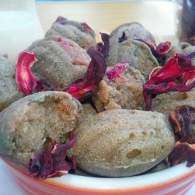 Madeleines à l'hibiscus et farine de sarrasin