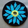Frisbee fleur bleue vitrail