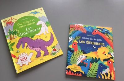 Livres d'activités avec les dinosaures