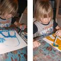 Peinture avec le petit artiste