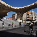 Séville, Metropol Parasol suspendu dans le ciel