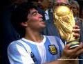 La légende du foot Diego Maradona, bientôt grand-père !