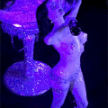 Quoi de mieux que de passer le réveillons en compagnie de Dita von Teese ? Bonne année de la part du Cabinotier.