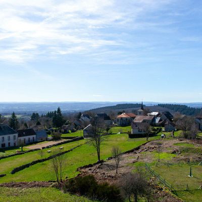 Toulx    sainte croix le village