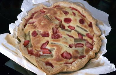 Tarte rhubarbe et fraises