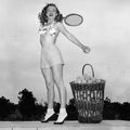 10/04/1947, Marilyn sur un cours de tennis par Nat Dillinger