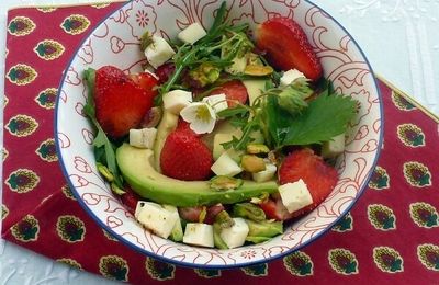 Salade fraises/avocat à la tomme de brebis 