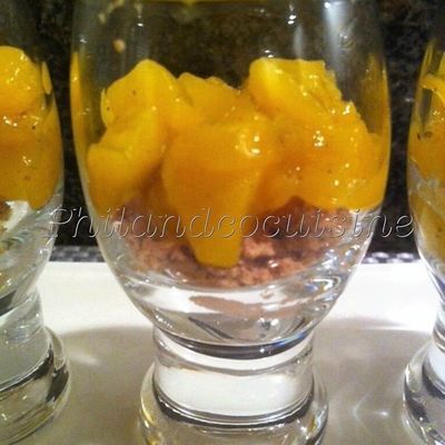 Verrine de foie gras à la compotée de mangue