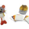 Doudou panda gris orange et lingettes et pochon assortis