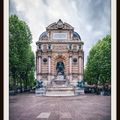 Paris, ville déserte... Place St Michel, le Sénat