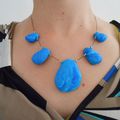 Collier galets bleus...