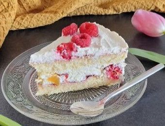 ...Gâteau très léger façon tiramisu aux fruits (avec ou sans cuisson)... (Cathytutu, Hervé cuisine)
