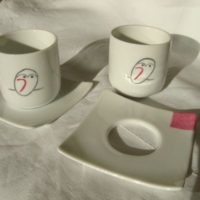 Lot de deux tasses à café "trouées" originales