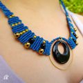 Collier plastron bleu et donut d'onyx noir