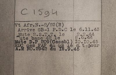 LES PERSONNELS (C.P.S.G.) ET MECANICIENS AU SOL D'ELVINGTON